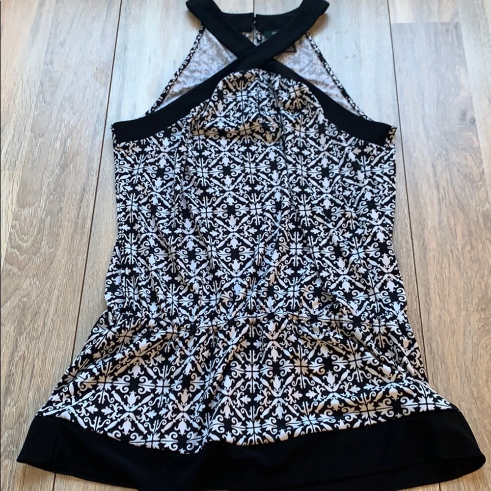 Excellent condition WHBM Small B &W  top